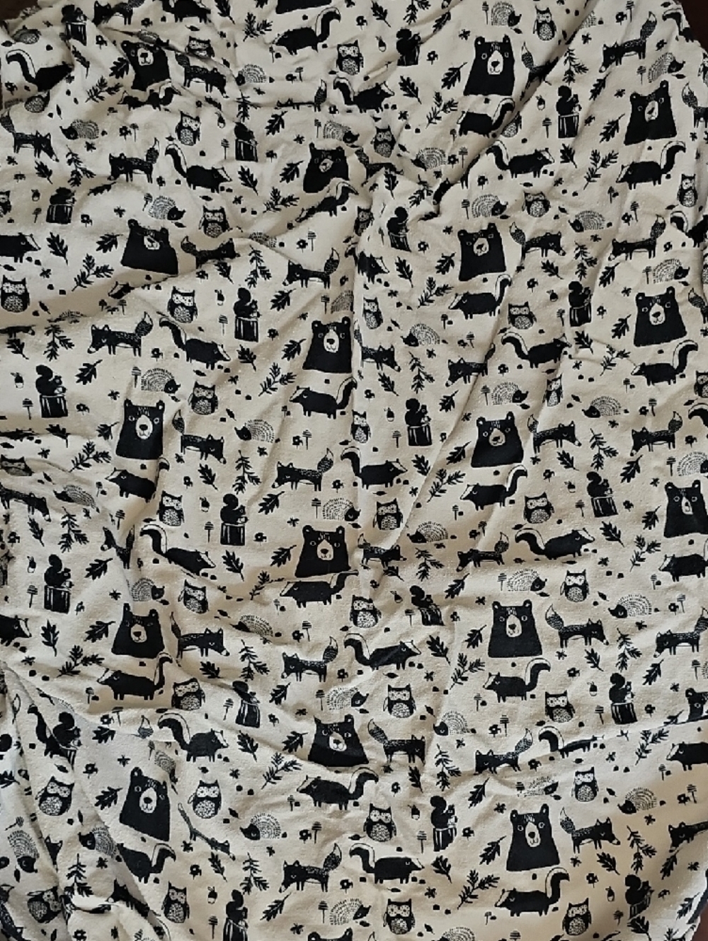 3 Fitted Crib Sheets & 1 Fleece Blanket - Picture 3 of 6